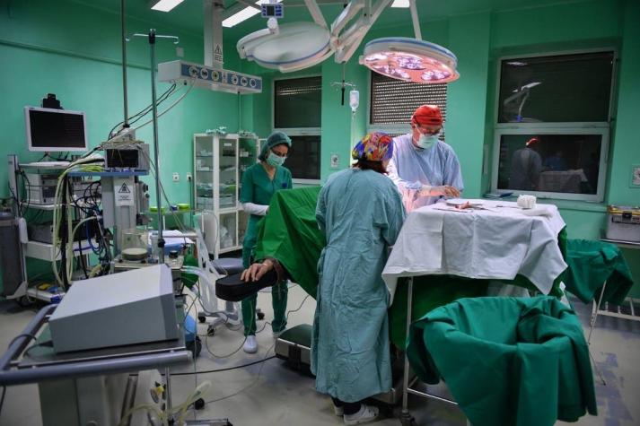 "Es como un milagro": Médicos reviven a una mujer tras más de seis horas en paro cardíaco