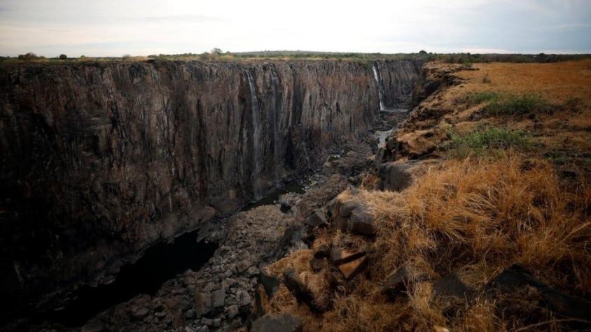 Por qué se han secado las icónicas cataratas Victoria, una de las maravillas naturales del planeta