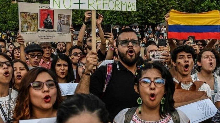 Controversia en Colombia por la detención y traslado de dos manifestantes en vehículos particulares