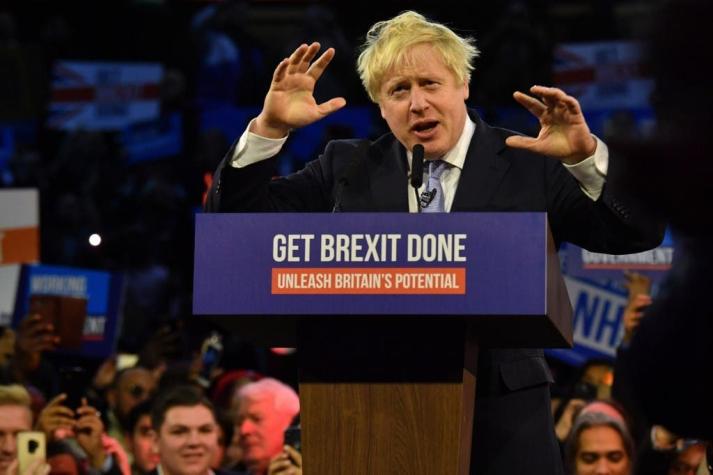 Boris Johnson obtiene una aplastante mayoría según sondeo a pie de urna