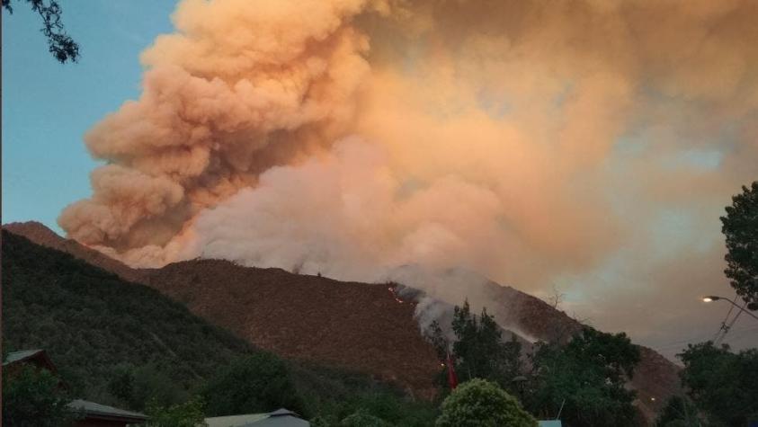 [VIDEO] Alerta Amarilla en San José del Maipo por incendio forestal "El Canelo"