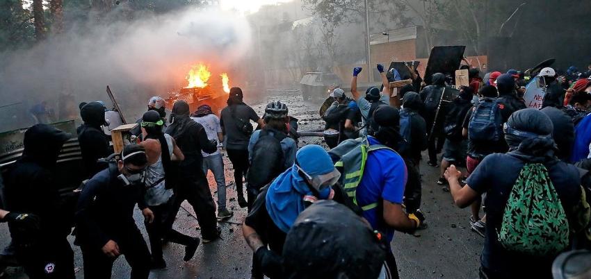 Balance de Carabineros por manifestaciones de este viernes: 90 detenidos y 104 funcionarios heridos