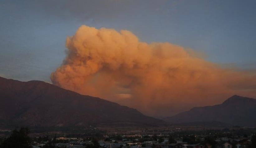 Incendio forestal en el Cajón del Maipo ha consumido 640 hectáreas