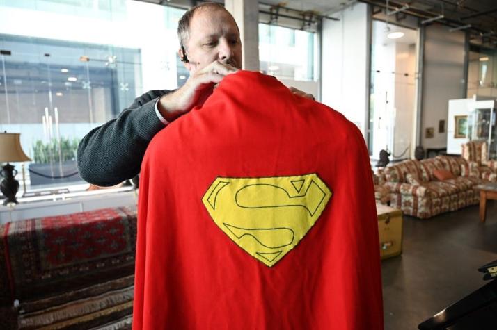 Hollywood: Capa de Superman fue subastada por casi US$200.000