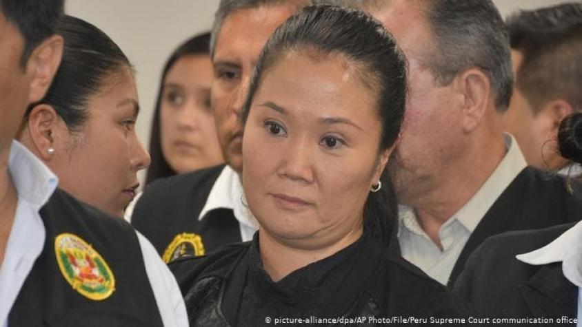 Keiko Fujimori deja temporalmente la política ante amenazas de prisión