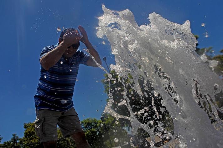 Meteorología advierte de altas temperaturas en Santiago: Termómetros alcanzarían los 37°C
