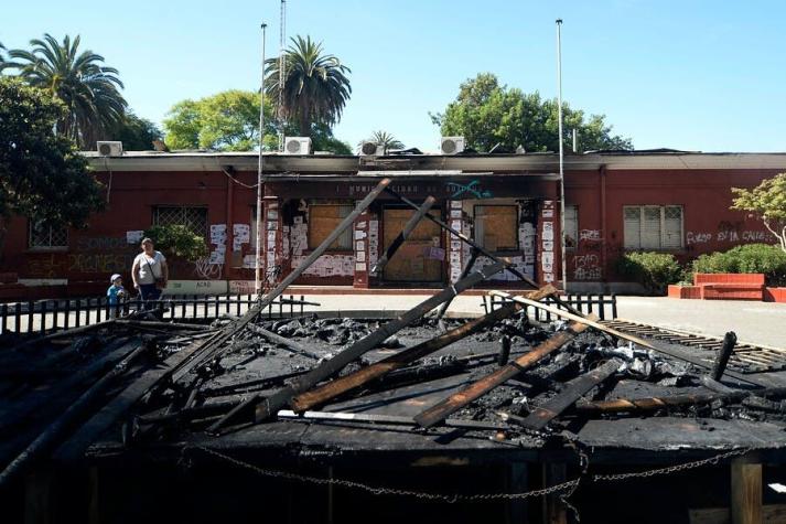 No duró ni un día: Desconocidos quemaron pesebre de municipalidad de Quilpué