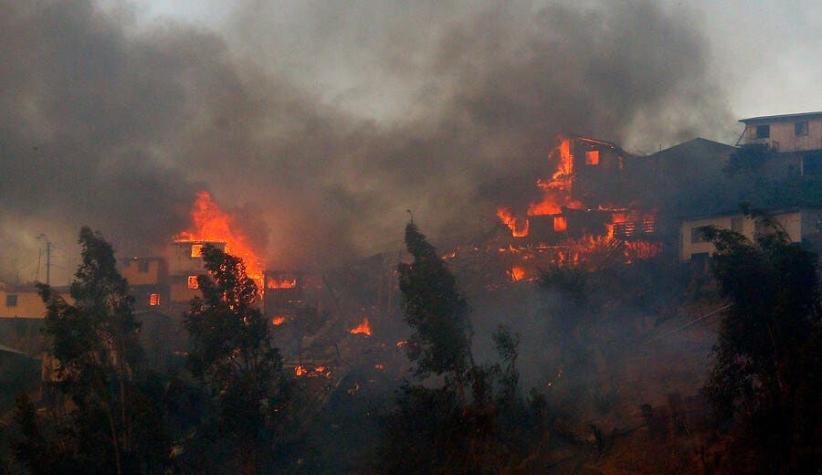 Incendio en Valparaíso: 120 casas con daños y cerca de 100 hectáreas consumidas por las llamas