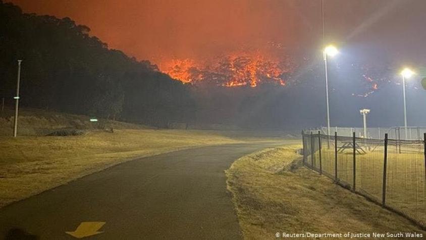 Ola de calor que avanza por Australia agrava incendios forestales
