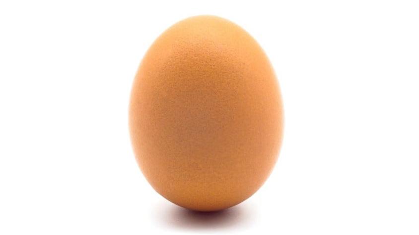 Por qué la prueba del "huevo parado" se volvió viral durante el eclipse del "anillo de fuego"