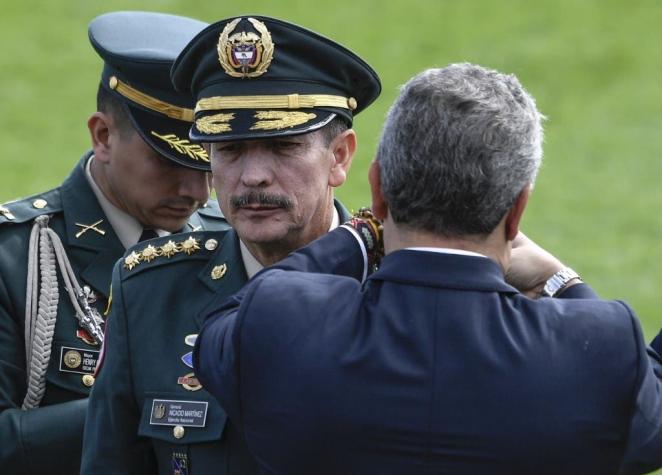 Presidente de Colombia saca al jefe del ejército cuestionado por violaciones a los Derechos Humanos