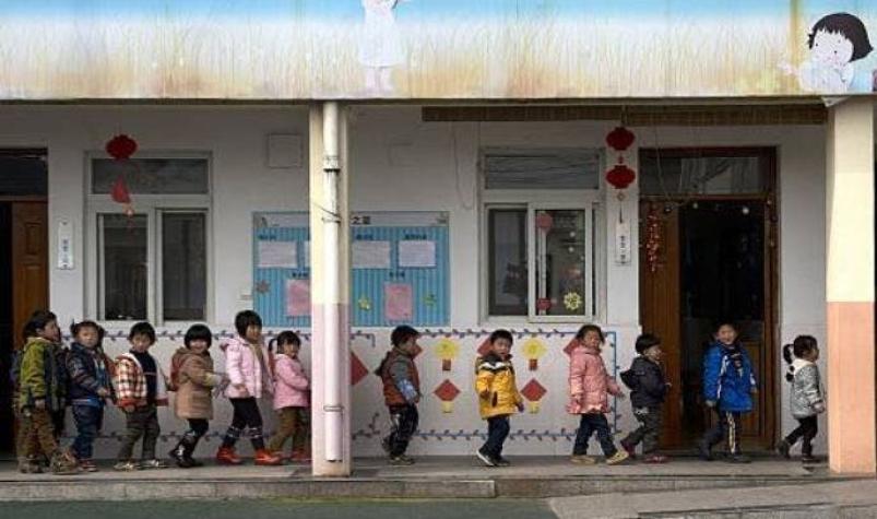 [VIDEO] China: profesor de jardín infantil obliga a sus estudiantes a darse cachetadas