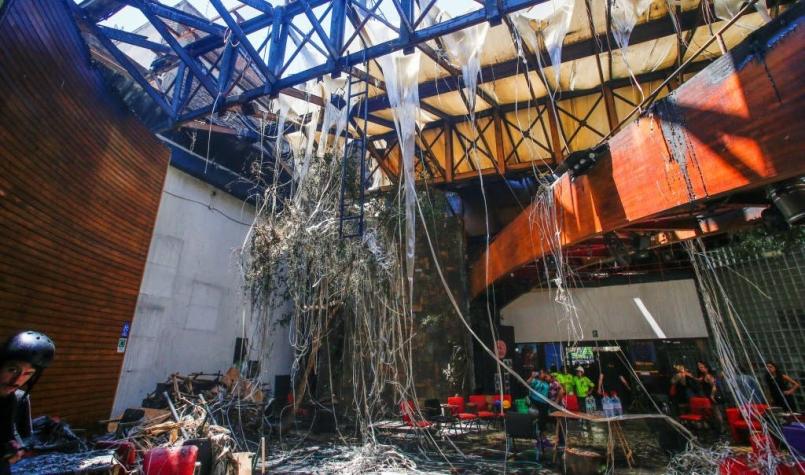 Carabineros recalca que causas de incendio en Centro Arte Alameda son "materia de una investigación"
