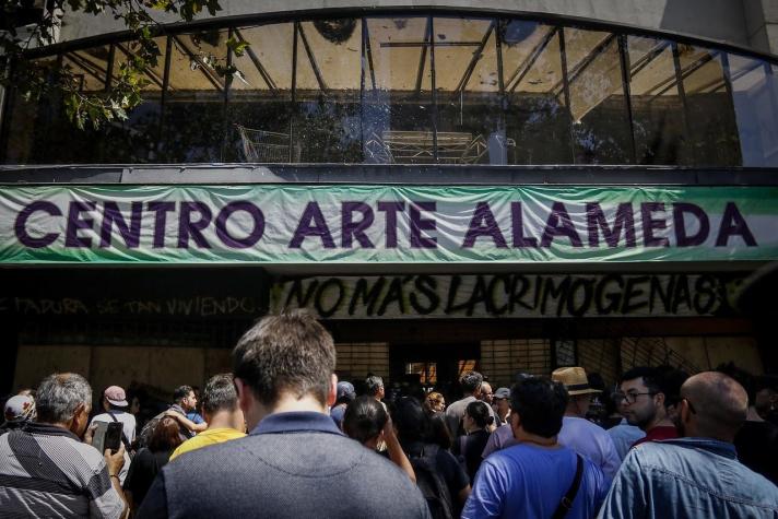 Ministra de las Culturas compromete apoyo en recuperación del Centro Arte Alameda