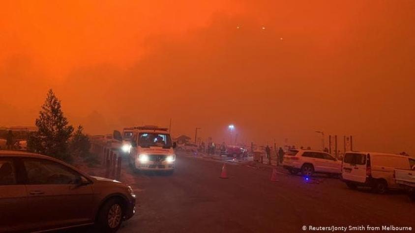 Incendios alcanzan Melbourne y hay más de 100.000 evacuados