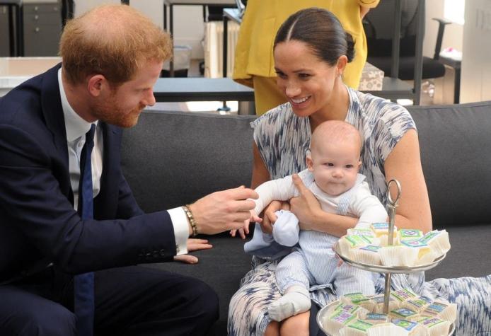 Meghan Markle y el príncipe Harry revelan nueva y adorable foto del bebé Archie