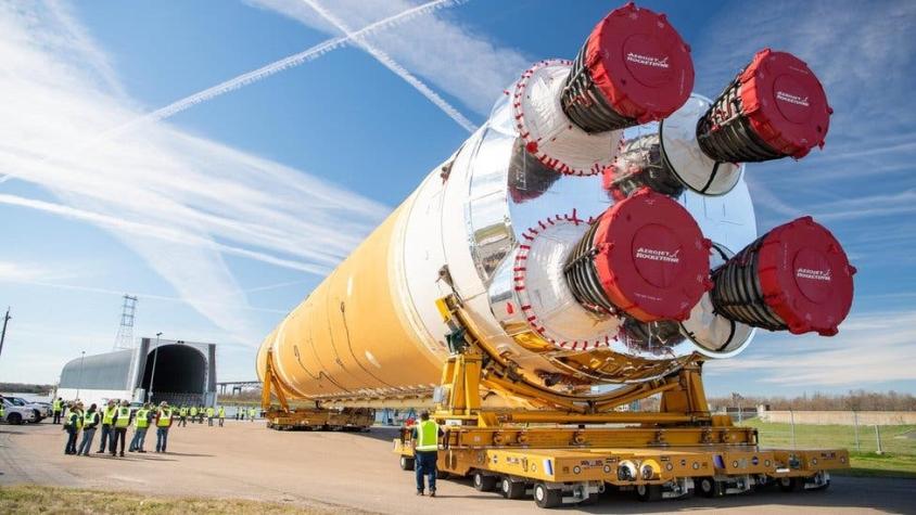 SLS: el cohete más poderoso de la NASA con el que quiere volver a mandar humanos a la luna