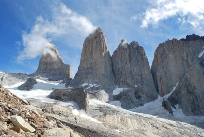 PDI detuvo a turista italiana que realizó pintura en roca en Torres del Paine