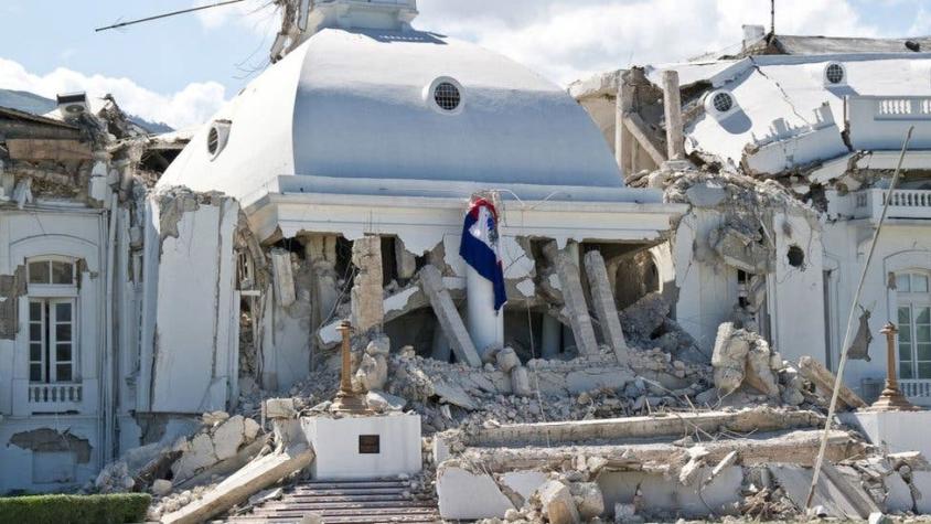 3 imágenes icónicas del terremoto de Haití que en 2010 causó más de 300.000 muertes