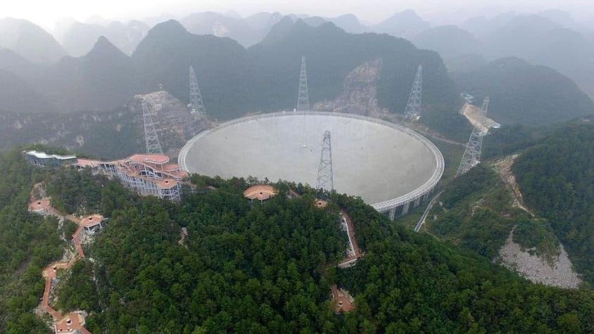 Así es el radiotelescopio más grande del mundo que busca pistas sobre el origen del universo