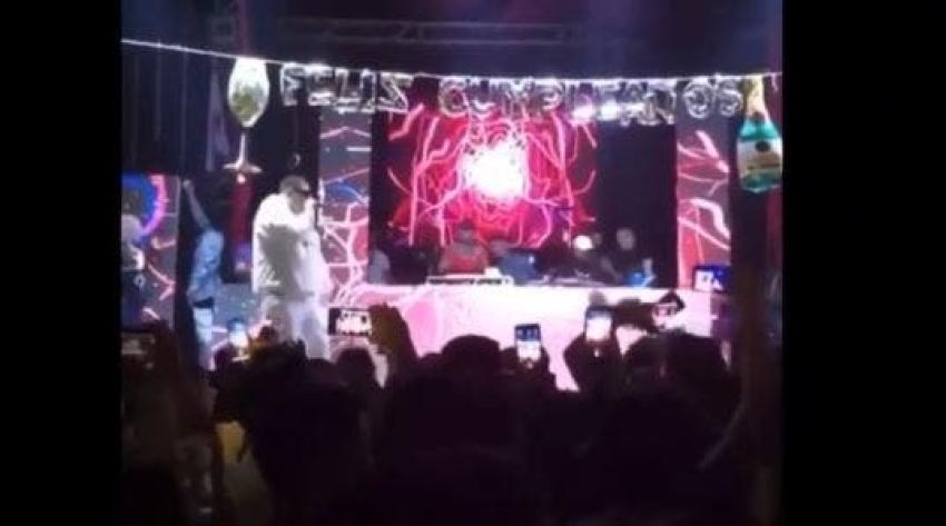 [VIDEO] Balacera en show de reggaetón de ''Baby Rasta y Gringo'' en discoteque chilena