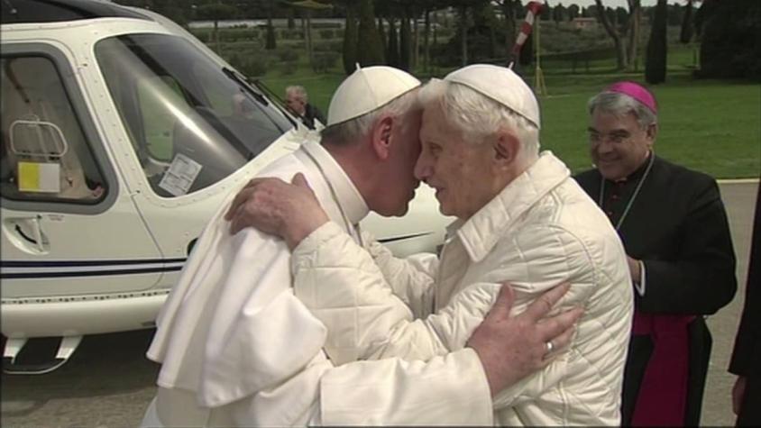 [VIDEO] Papa Francisco y Benedicto XVI: ¿Enfrentados por el celibato?
