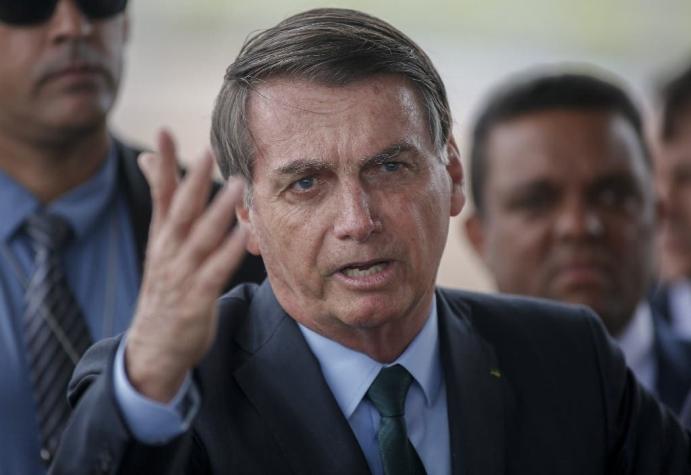 Bolsonaro llama "porquería" al documental brasileño nominado al Oscar