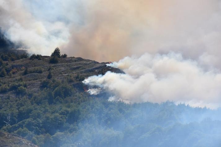 Ruta entre Chillán y Concepción se encuentra cortada debido a incendios forestales