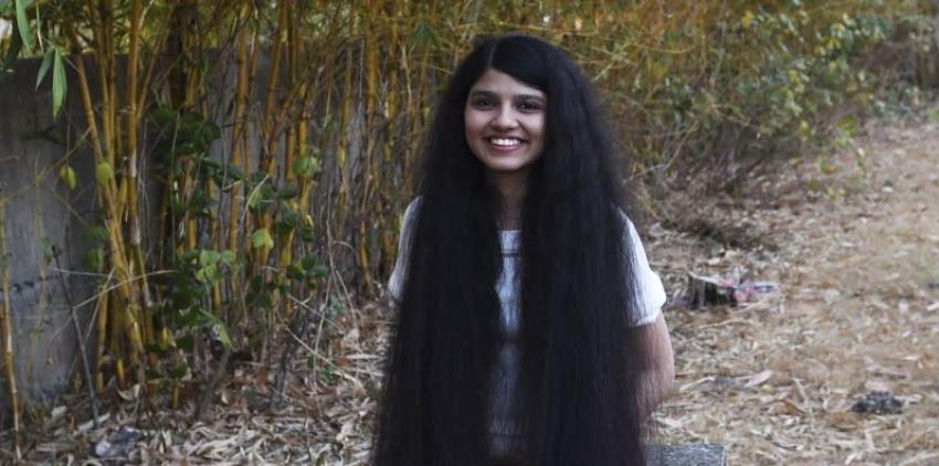 La historia de la adolescente con el cabello más largo del mundo