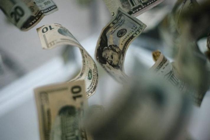 Dólar abre con pocos movimientos en mañana marcada por la ausencia de EEUU