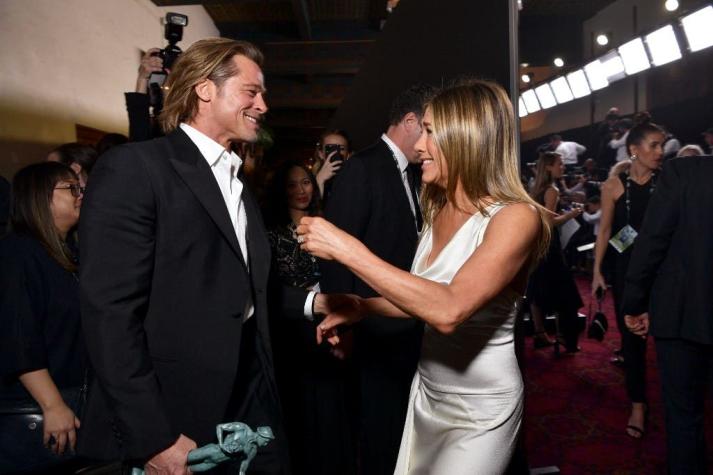 La "tomada" de manos más esperada de la década: el romántico momento de Aniston y Pitt en los SAG