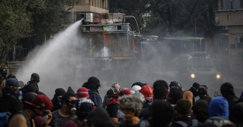 Uso de carro lanza agua desata nueva pugna entre el gobierno y el Ministerio Público