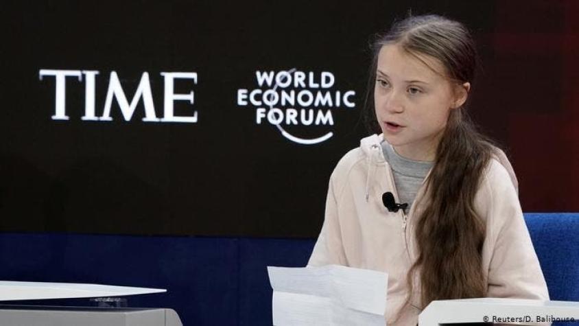 Thunberg acusa a líderes de rendirse ante el cambio climático