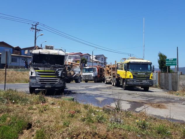 Cinco camiones quemados en Cañete: Manifestación no autorizada termina con incidentes