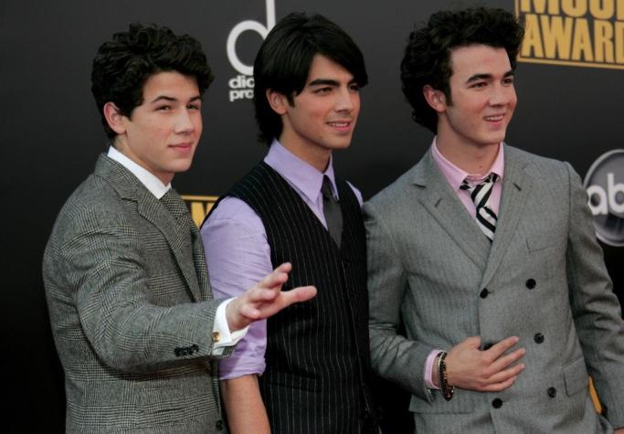 ¡Hasta el mismo flequillo de Joe! El hilarante TikTok de Jonas Brothers parodiando a ''Camp Rock''