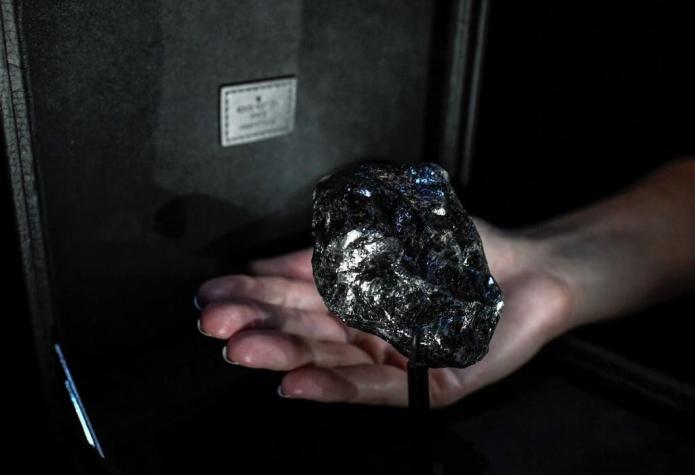 El deslumbrante diamante de Louis Vuitton que se robó las miradas en París