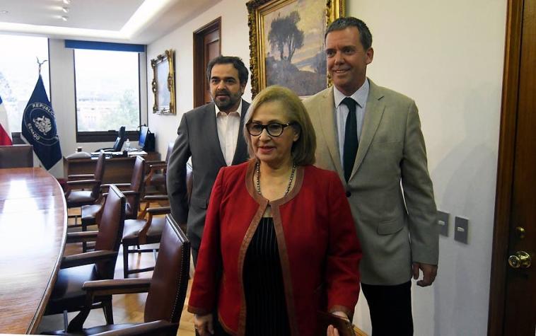 Felipe Harboe declina su candidatura a la presidencia del Senado para dar paso a Adriana Muñoz