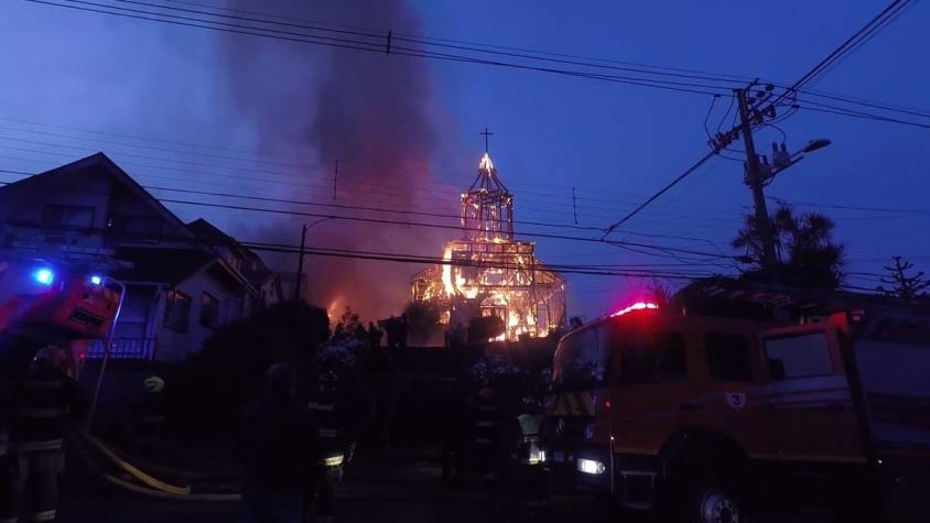 [VIDEO] PDI detiene a hombre sospechoso de iniciar incendio en patrimonial iglesia de Ancud