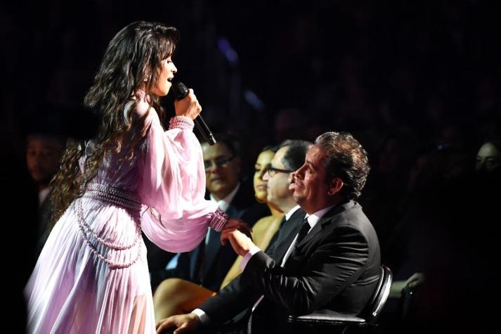 [VIDEO] Camila Cabello emociona a su padre tras dedicarle su presentación en los Grammy 2020