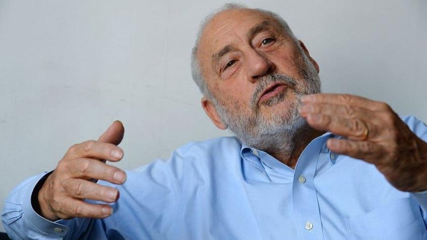 Nobel de Economía y protestas en Latinoamérica: "Sorpresa fue que tardaran tanto en manifestarse"