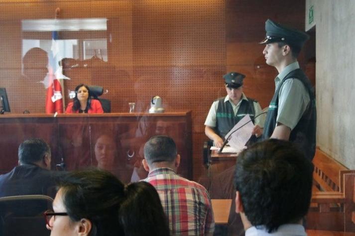 Magistrados critican a jueza por "prejuicios" en formalización de carabinero que atropelló a hincha