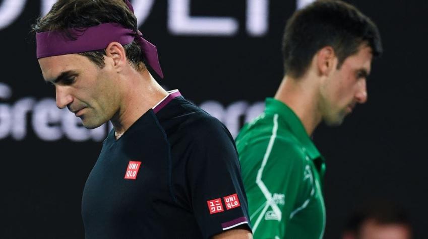 Los problemas físicos le pasan la cuenta a Federer y pierde con Djokovic en semis de Australia