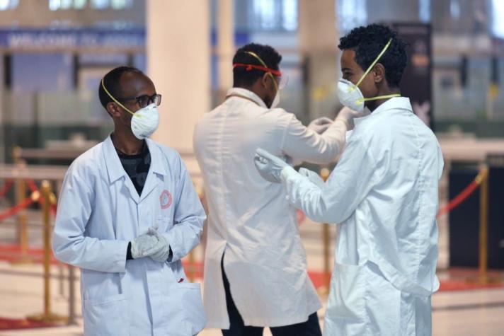 Aumenta balance total a 213 muertos en China por coronavirus: nuevo récord diario de 42 decesos