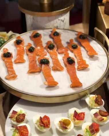 Mayormente vegano pero con las clásicas estatuillas de salmón: Así será menú de la cena de los Oscar