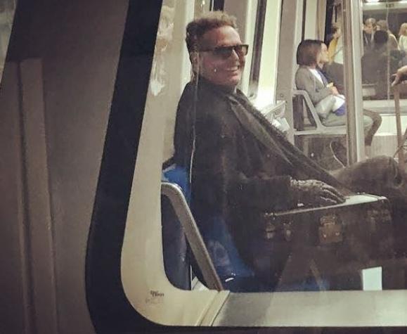 El "Sol" ya no se esconde: fotografían a Luis Miguel viajando en el Metro de Madrid junto a su novia