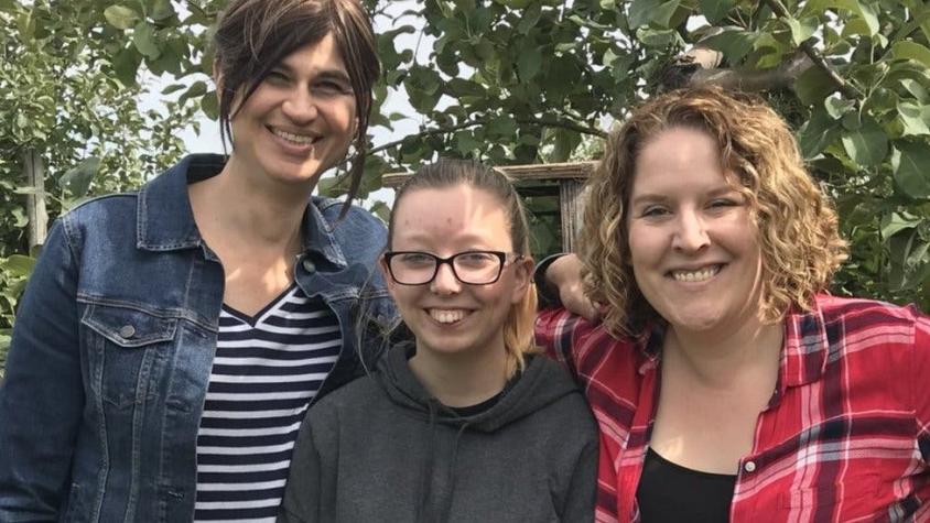"Nunca pensé que me adoptarían": la nueva vida de una adolescente acogida por la familia de su amiga