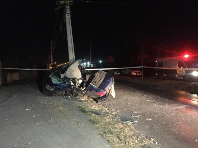 Asaltante muere al chocar contra poste de luz tras sustraer vehículo en La Pintana