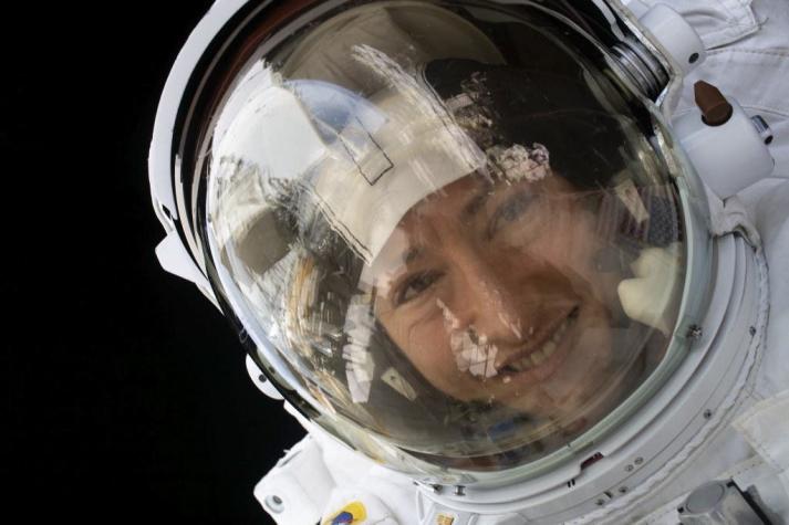 Astronauta de EEUU regresa a la Tierra tras batir récord femenino de permanencia en el espacio