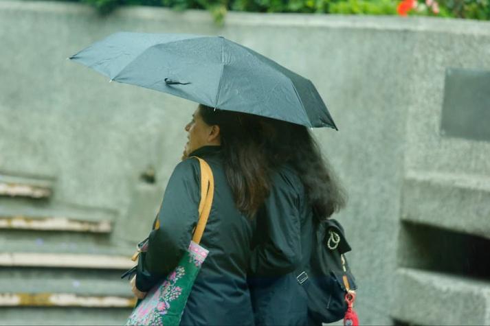 Meteorología emite alerta por fuertes lluvias en dos regiones del país: podrían caer hasta 30 mm.