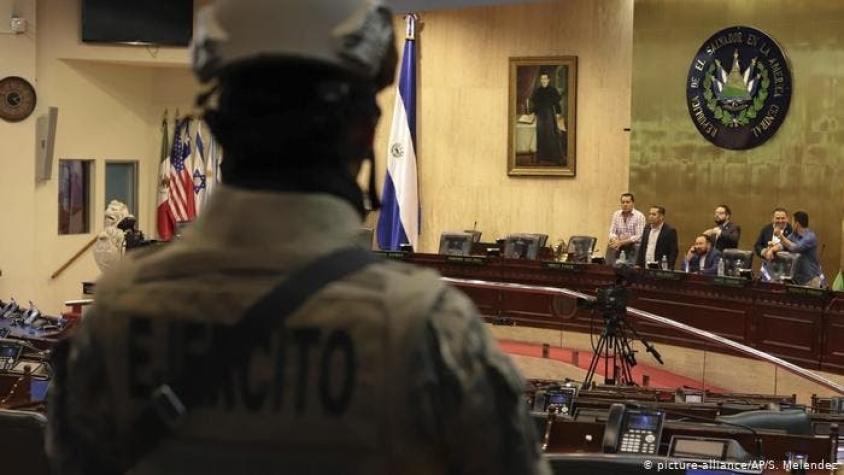 Estados Unidos considera "inaceptable" ingreso de tropas al Congreso de El Salvador